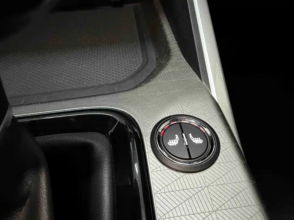 Geely Emgrand — миниатюра 10