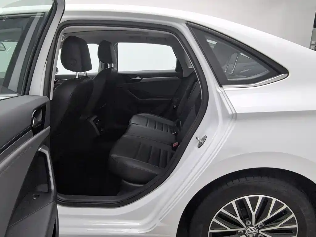 Volkswagen Sagitar — миниатюра 15