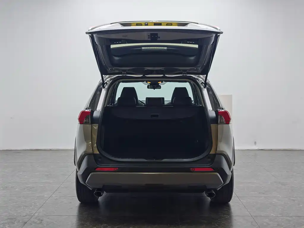 Toyota RAV4 — миниатюра 11
