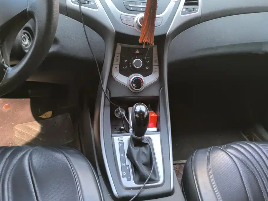Hyundai Elantra Langdong — миниатюра 16