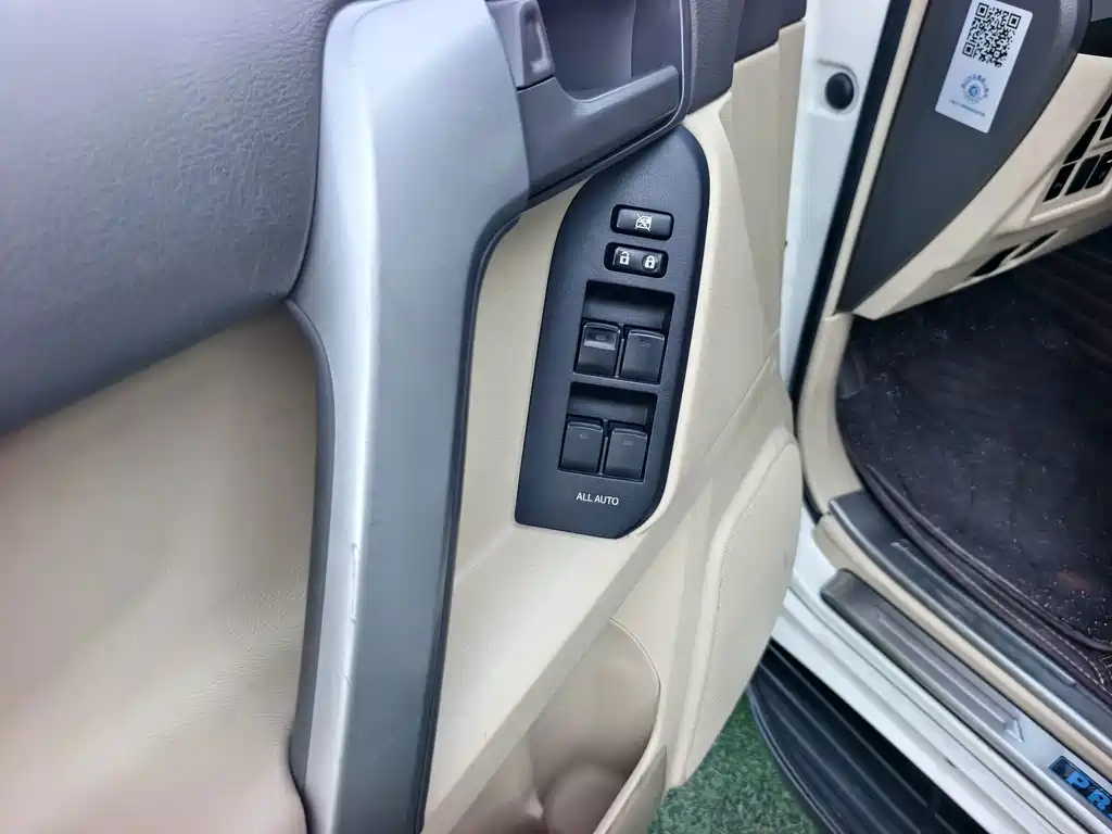 Toyota Prado (Import) — миниатюра 8