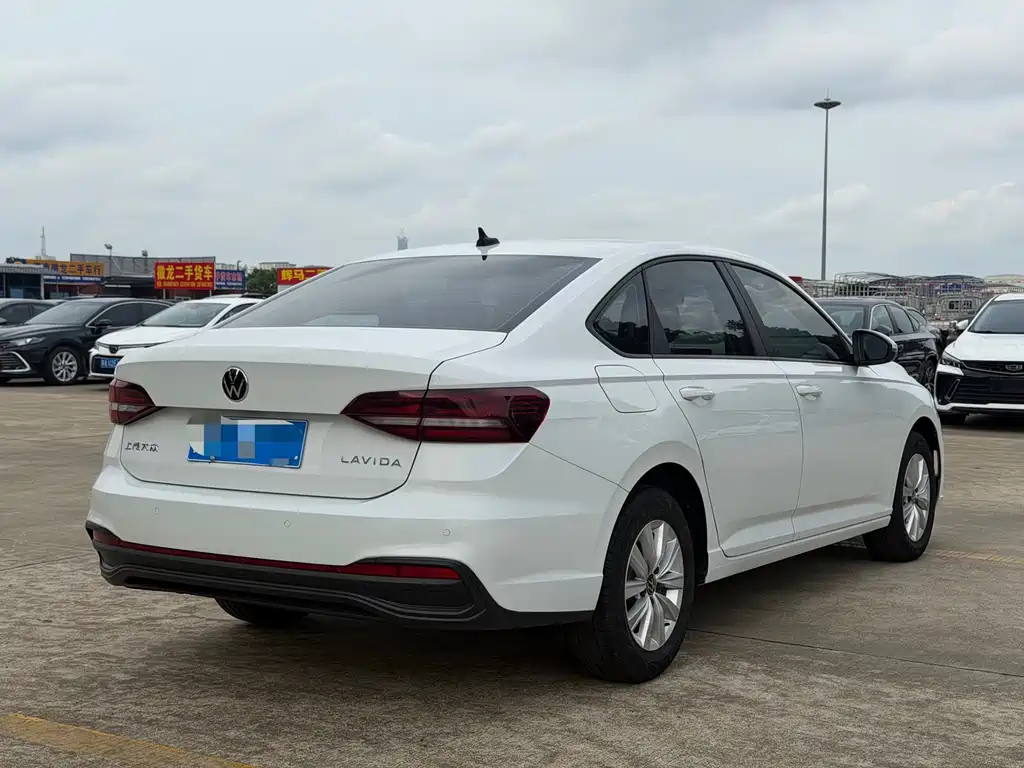 Volkswagen Lavida — миниатюра 7