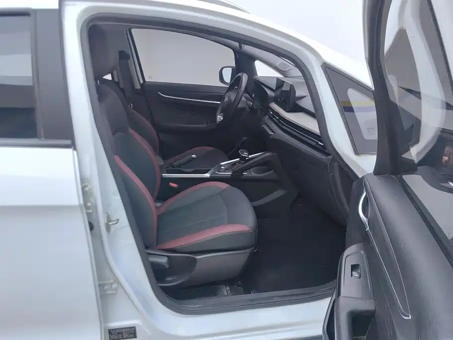Geely Vision X3 — миниатюра 8