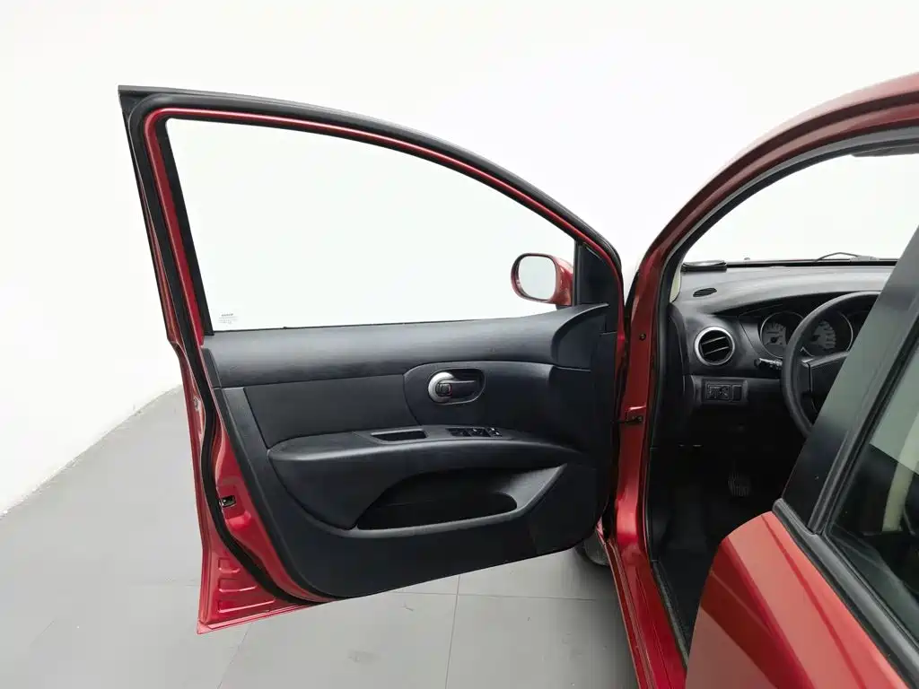 Nissan Livina — миниатюра 8