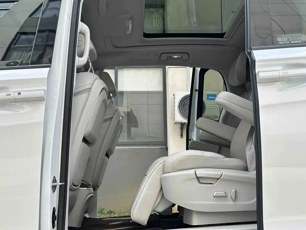 Buick GL8 — миниатюра 8