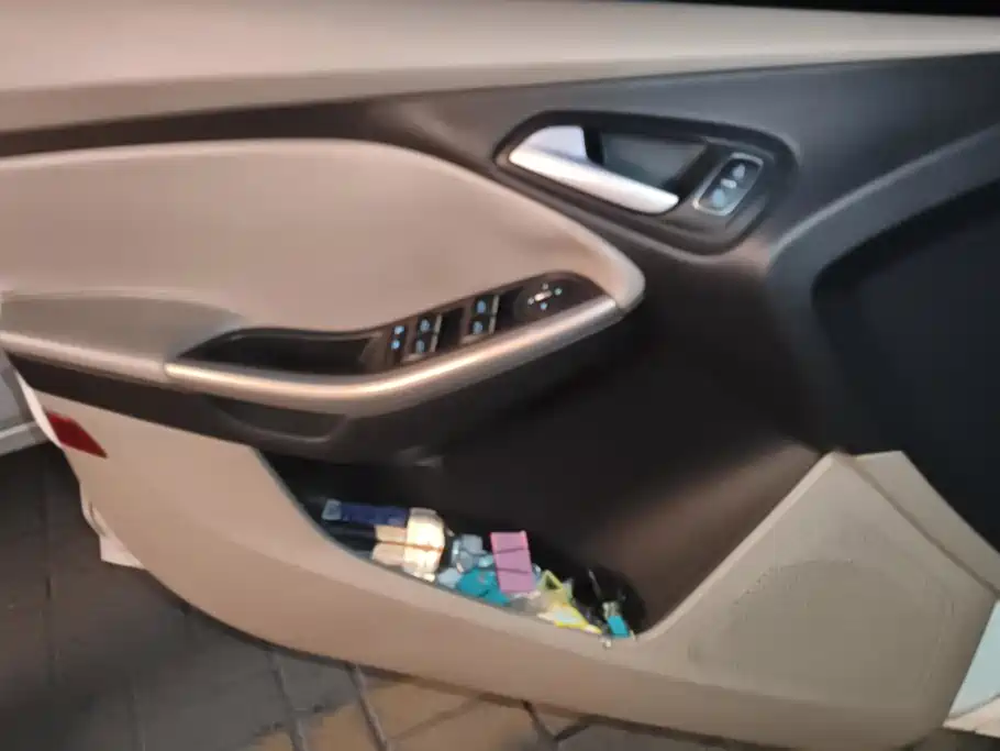 Ford Focus — миниатюра 7