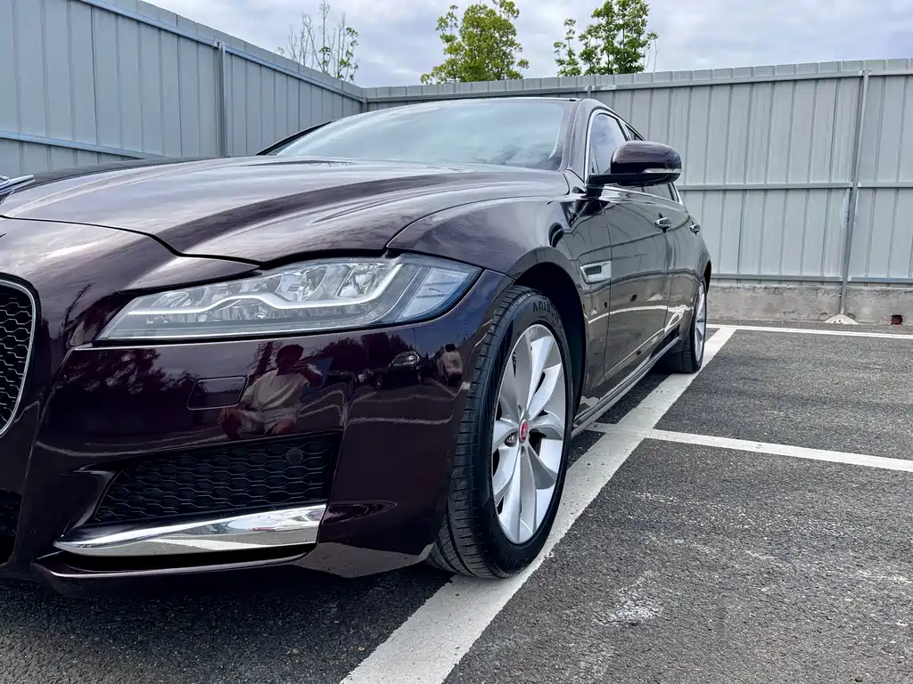Jaguar XFL — миниатюра 7