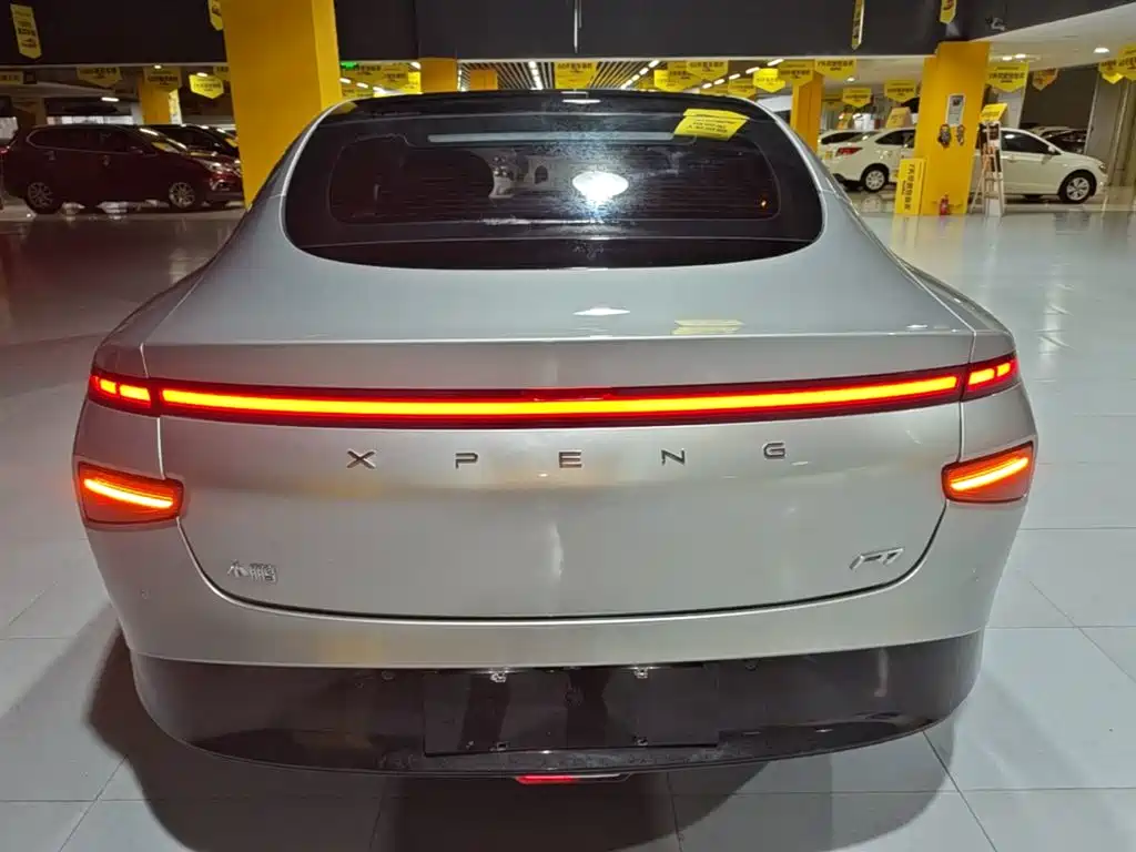 XPeng P7 — миниатюра 6