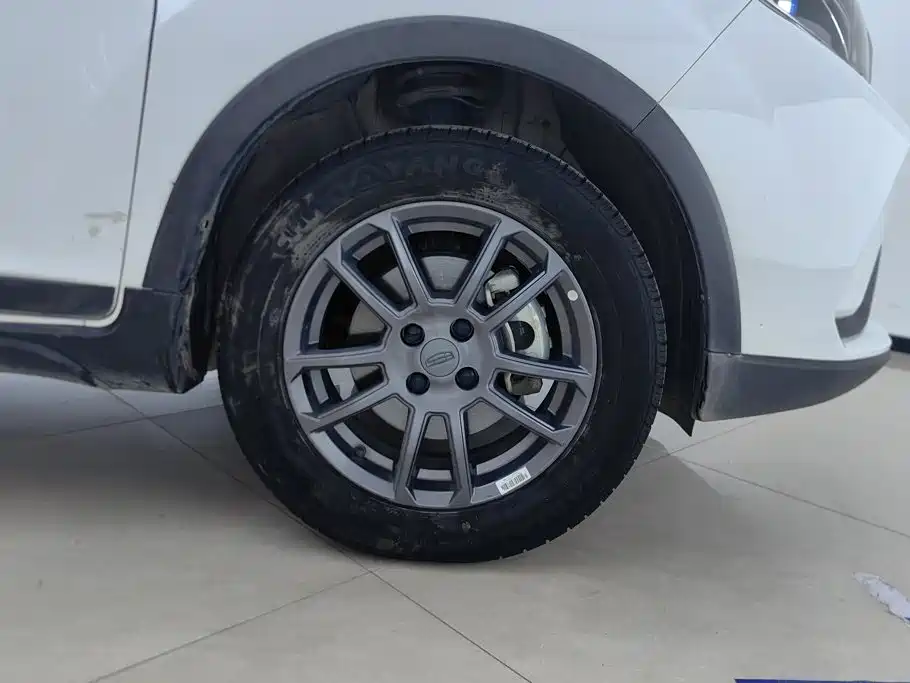 Geely Vision X3 — миниатюра 6