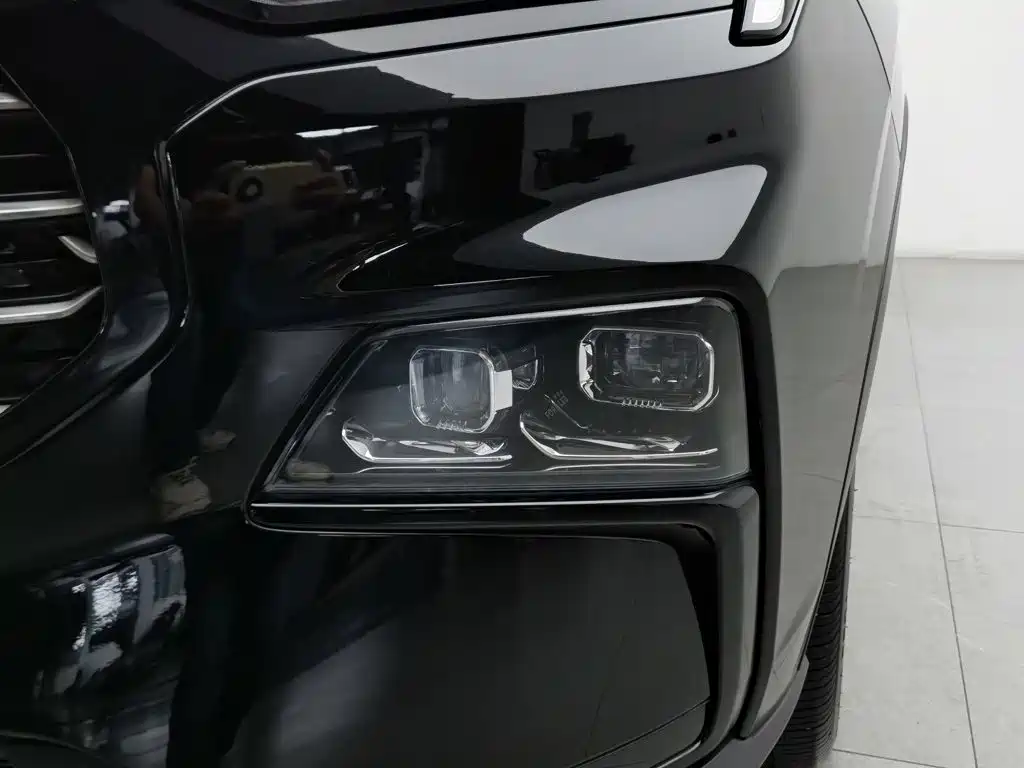 Ford Equator Sport — миниатюра 7