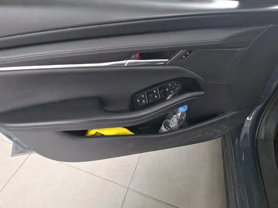 Mazda 3 Axela — миниатюра 7