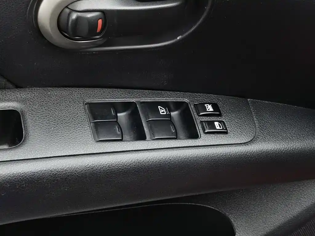 Nissan Livina — миниатюра 9