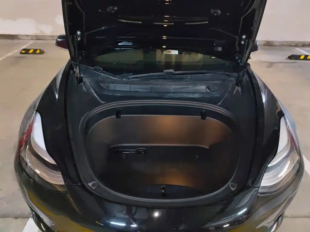 Tesla Model 3 — миниатюра 16