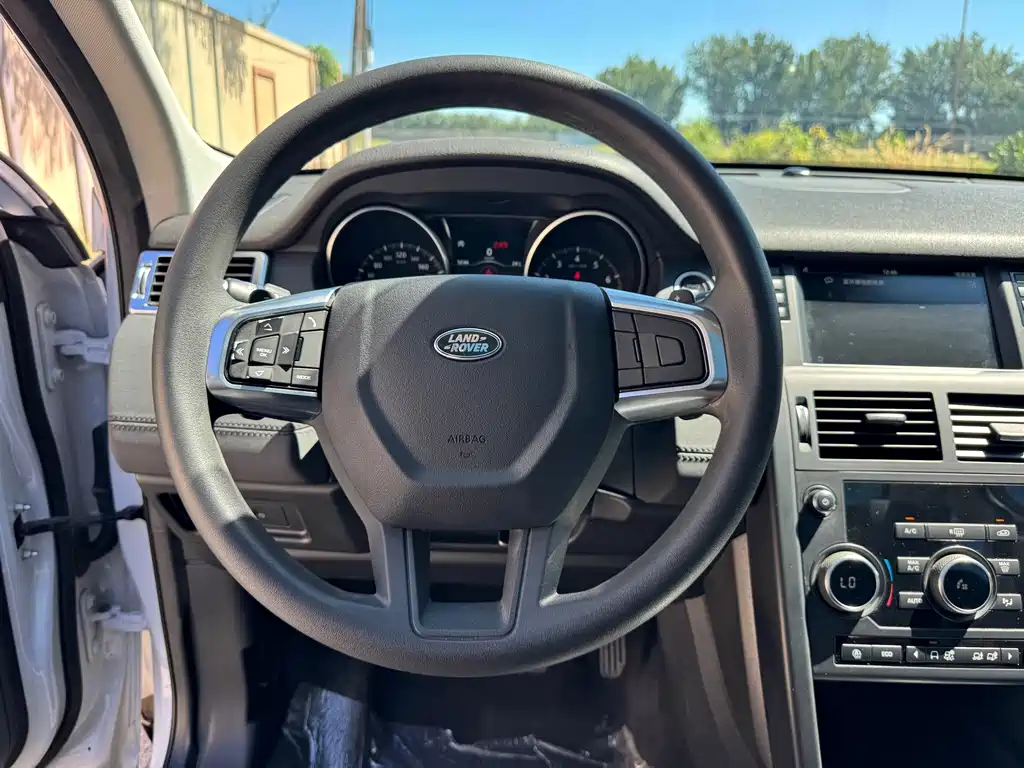 Land Rover Discovery Sport — миниатюра 10