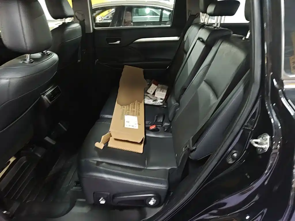 Toyota Highlander — миниатюра 17