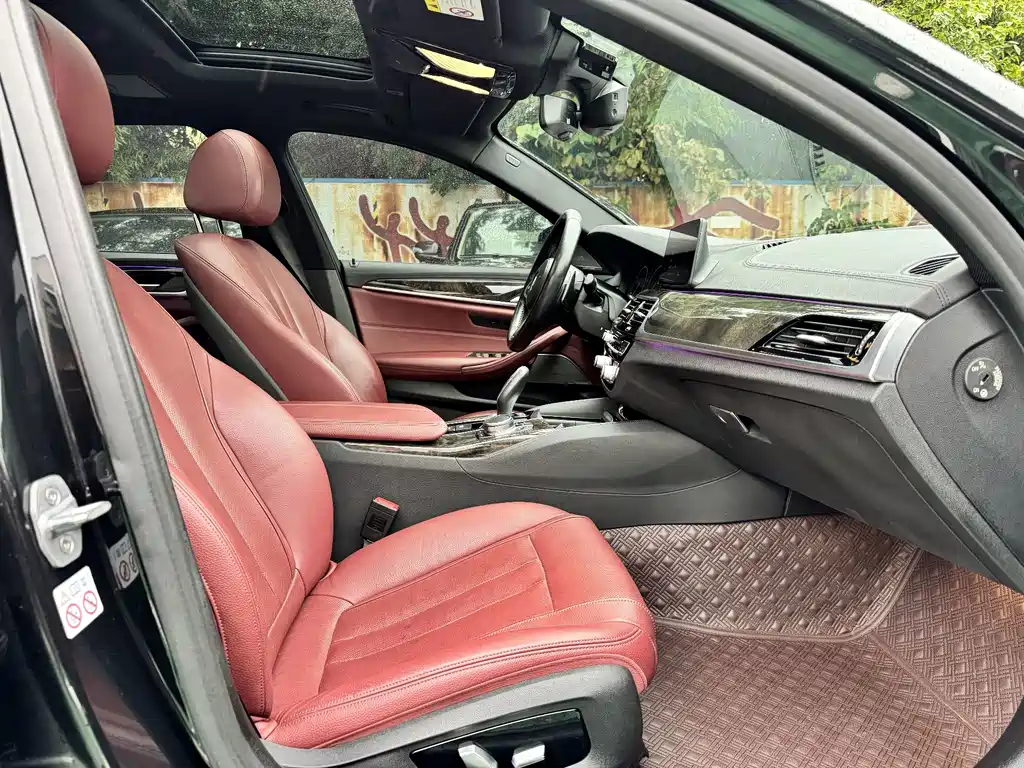 BMW 5 Series — миниатюра 4