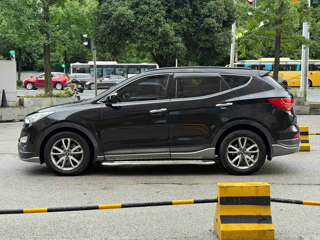Hyundai Santa Fe (Import) — миниатюра 4