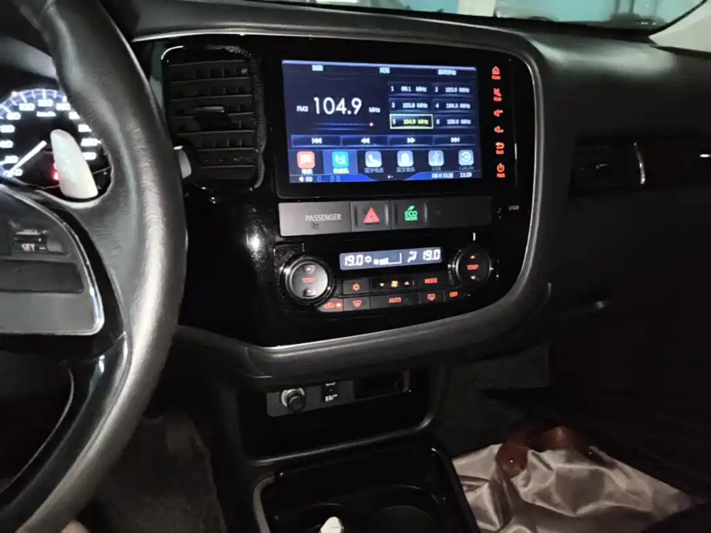 Mitsubishi Outlander — миниатюра 18