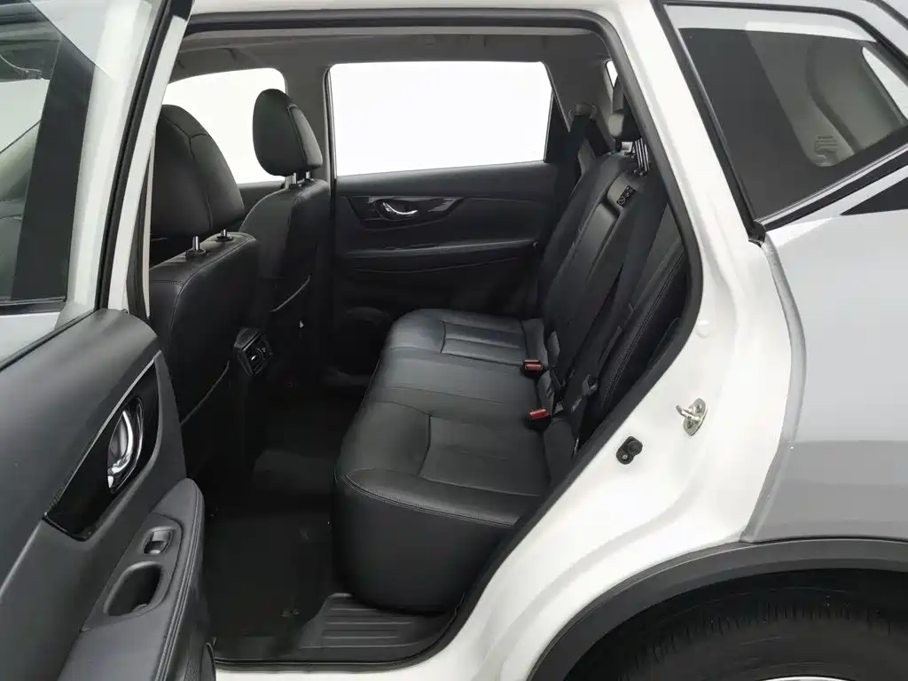 Nissan X-Trail — миниатюра 15