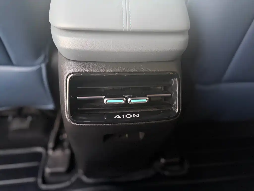 Aion AION Y — миниатюра 13