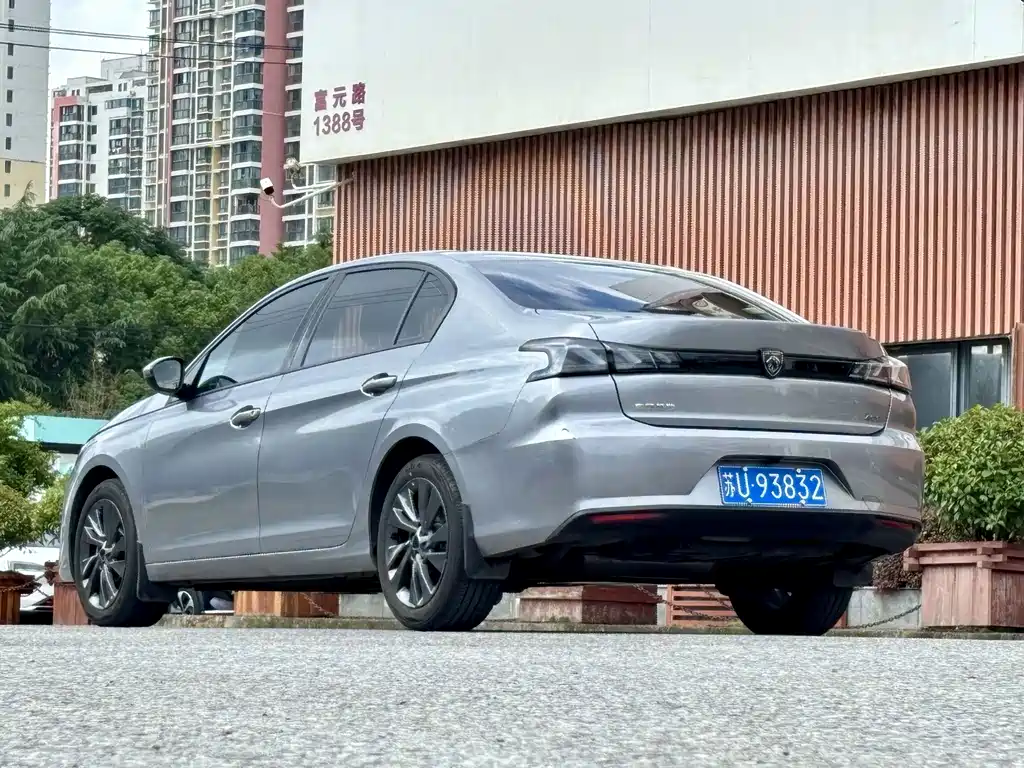 Peugeot 408 — миниатюра 8