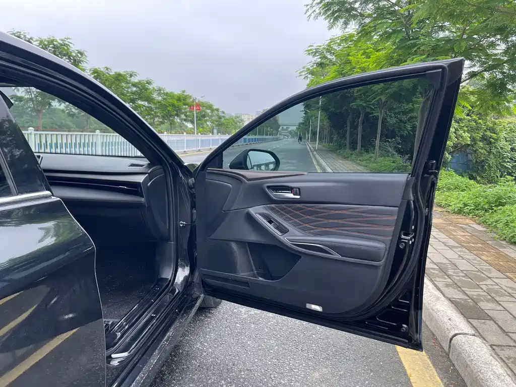 Toyota Avalon — миниатюра 12