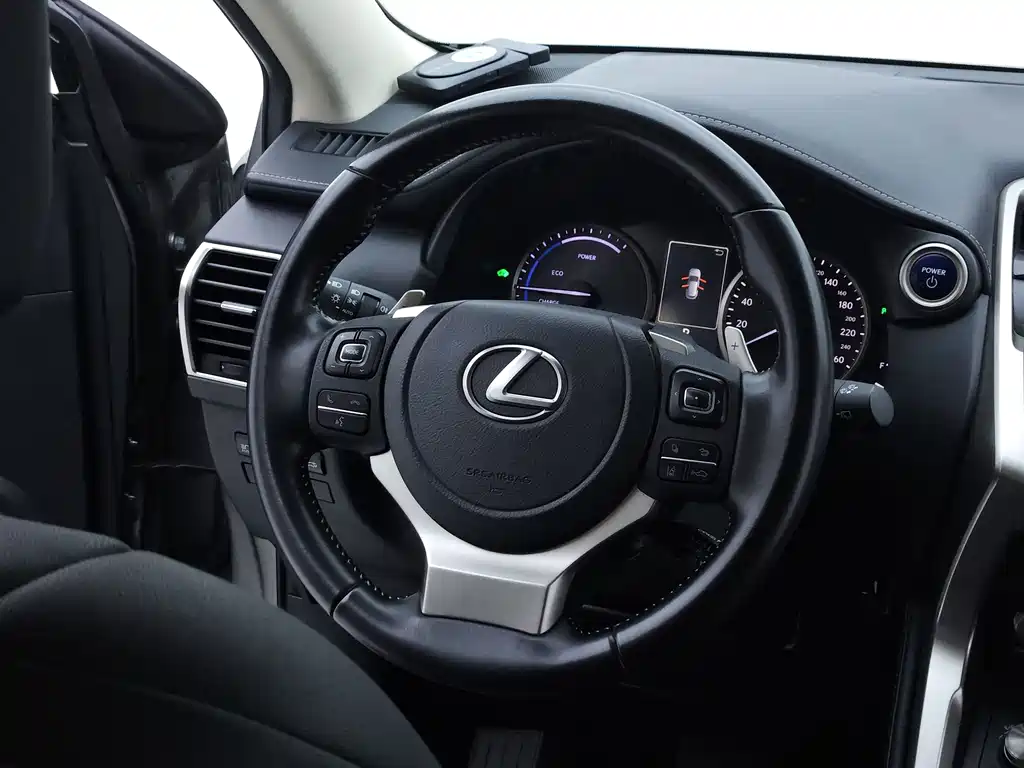 Lexus NX — миниатюра 16