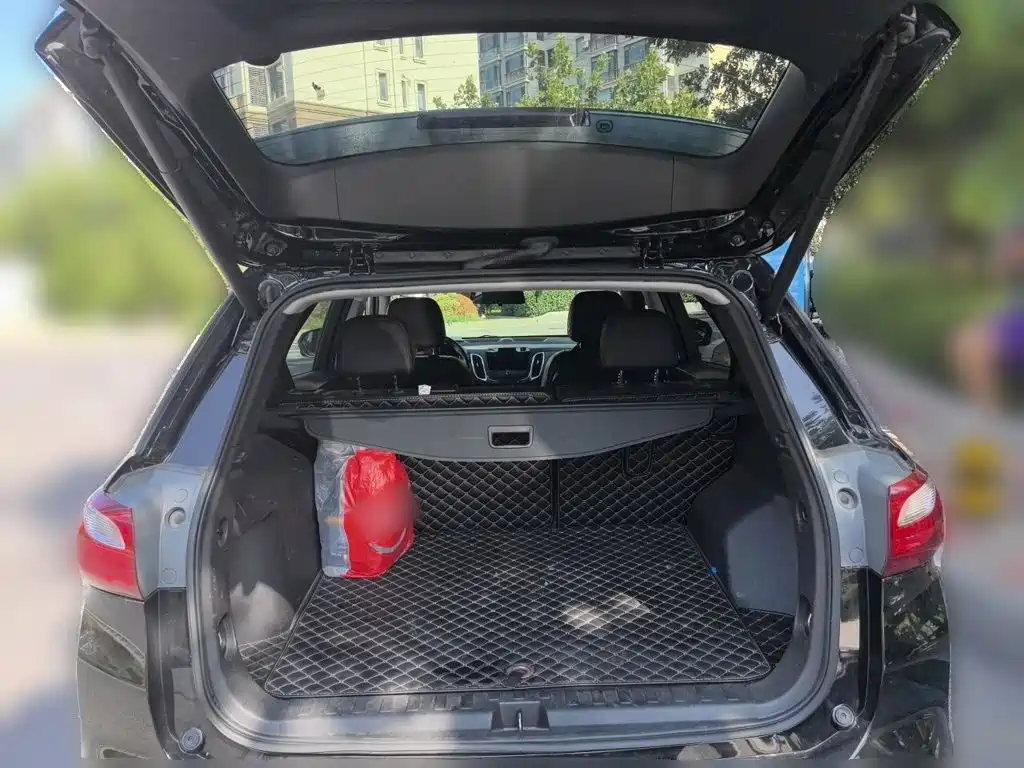 Chevrolet Equinox — миниатюра 15