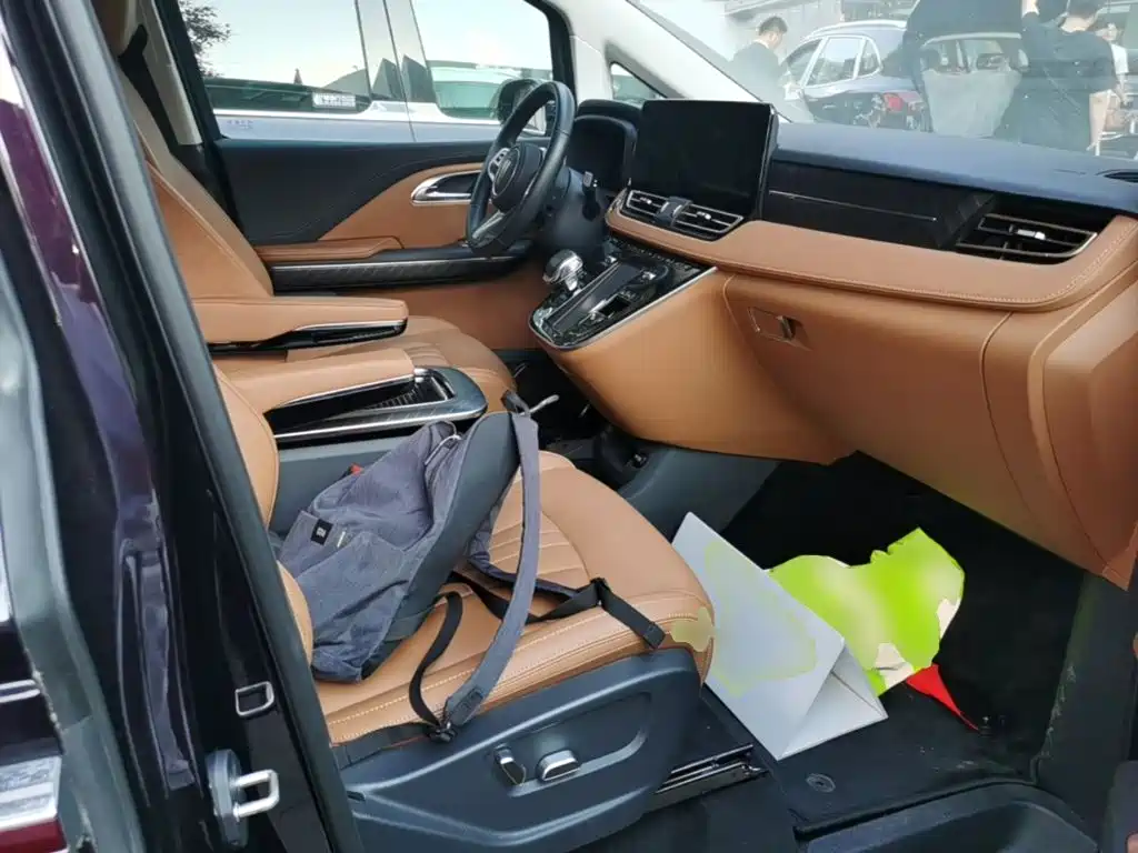 Hongqi Hongqi HQ9 PHEV — миниатюра 25