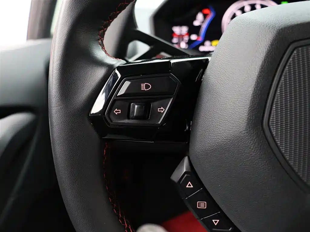 LAMBORGHINI HURACÁN