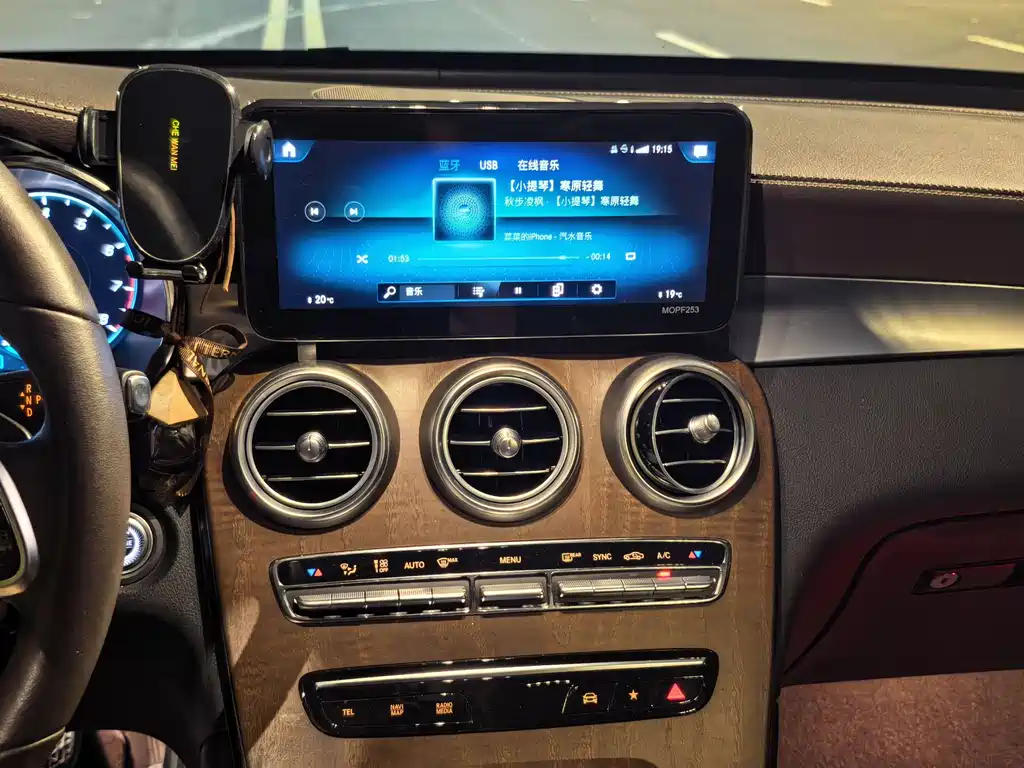 Mercedes-Benz GLC — миниатюра 12