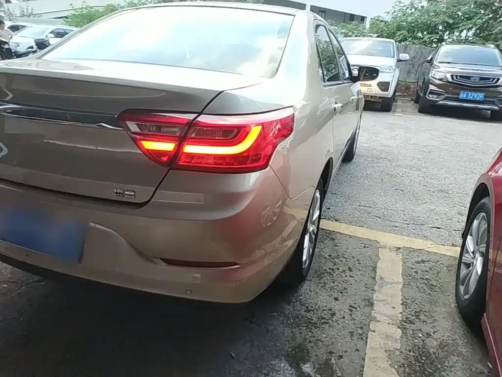 Geely Vision — миниатюра 8