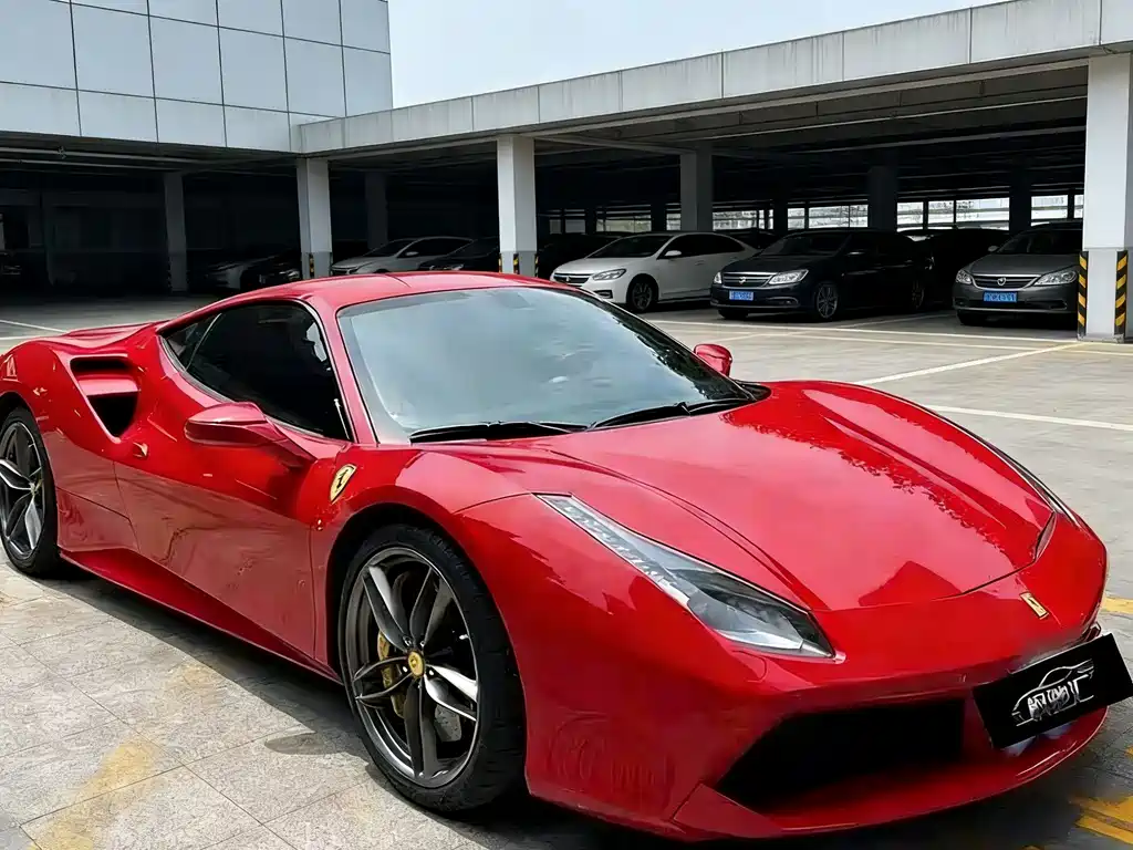 FERRARI 488