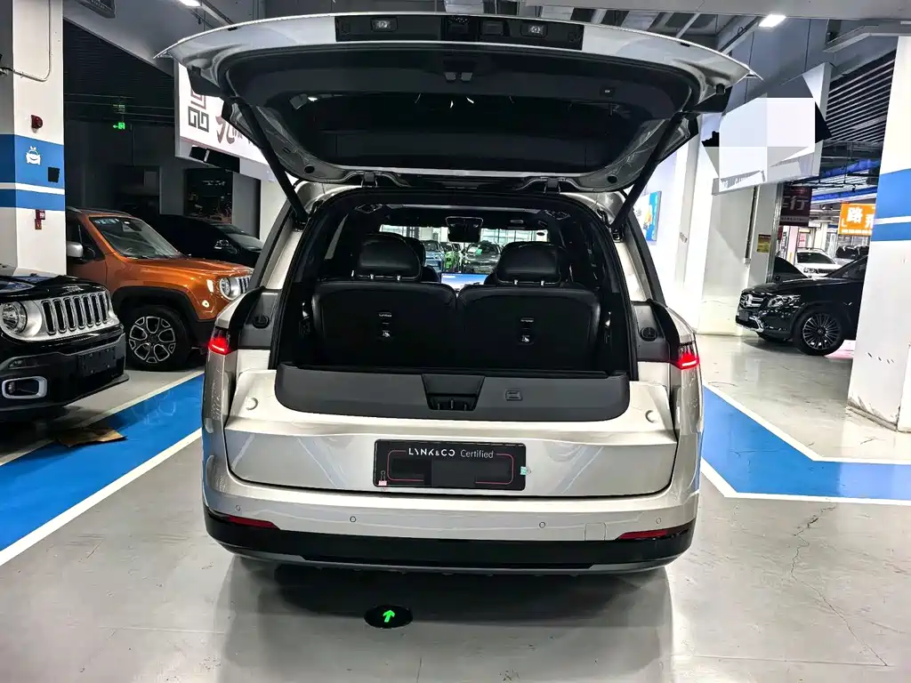 Lynk & Co 900 2025 2.0T Ultra 6 мест