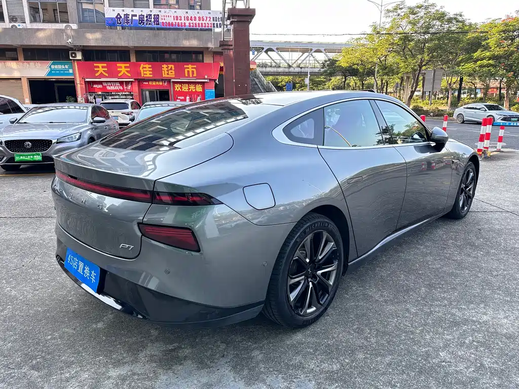 XPeng P7 — миниатюра 6