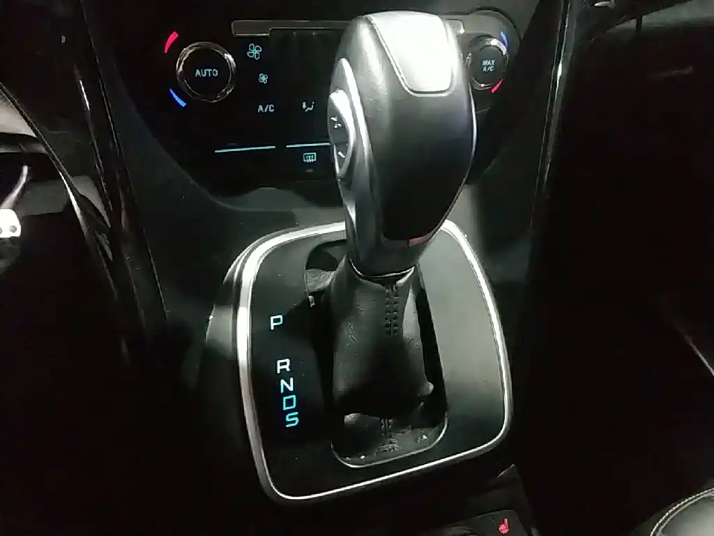 Ford Kuga — миниатюра 14