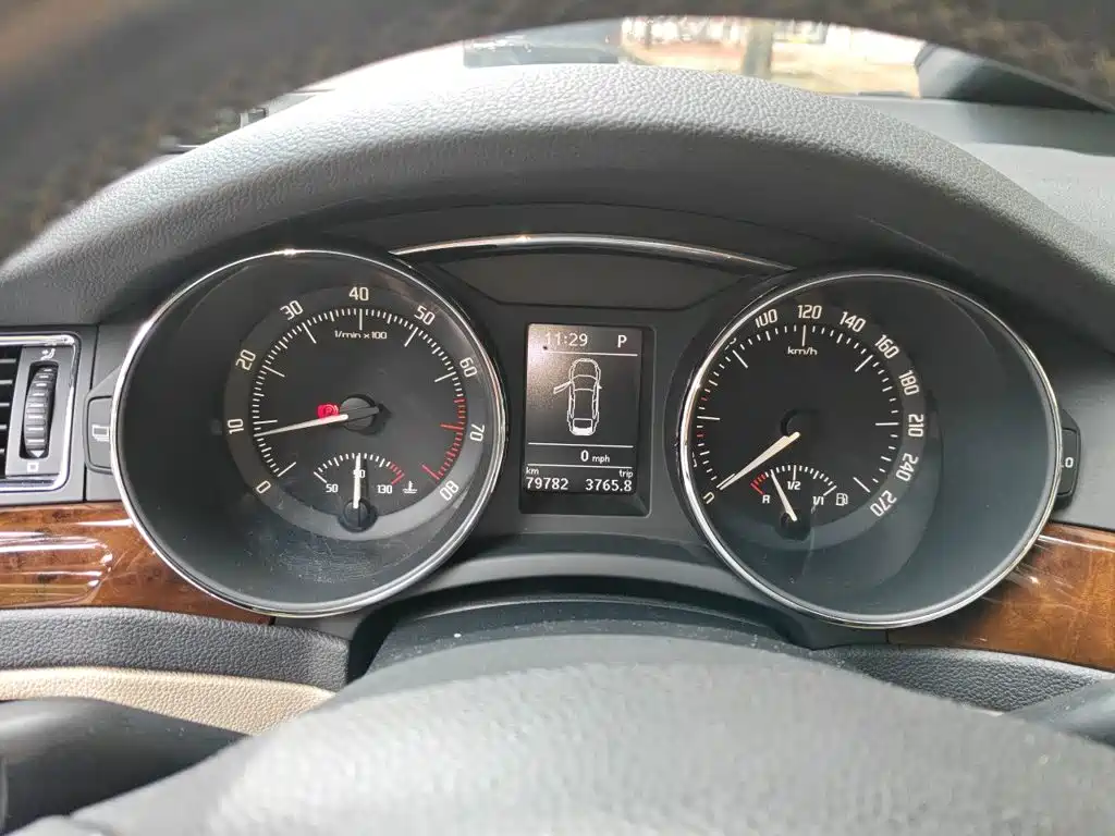 Skoda Superb — миниатюра 7