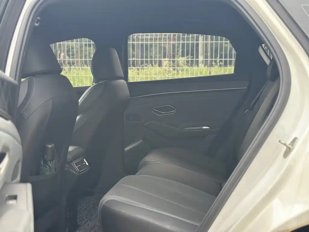 BYD Qin L — миниатюра 8