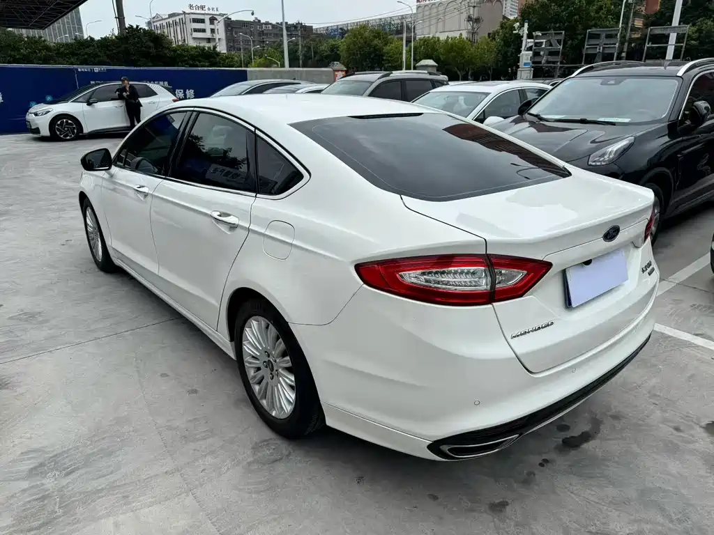 Ford Mondeo — миниатюра 4