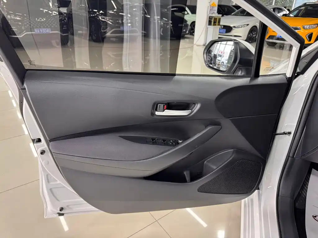 Toyota Corolla — миниатюра 8
