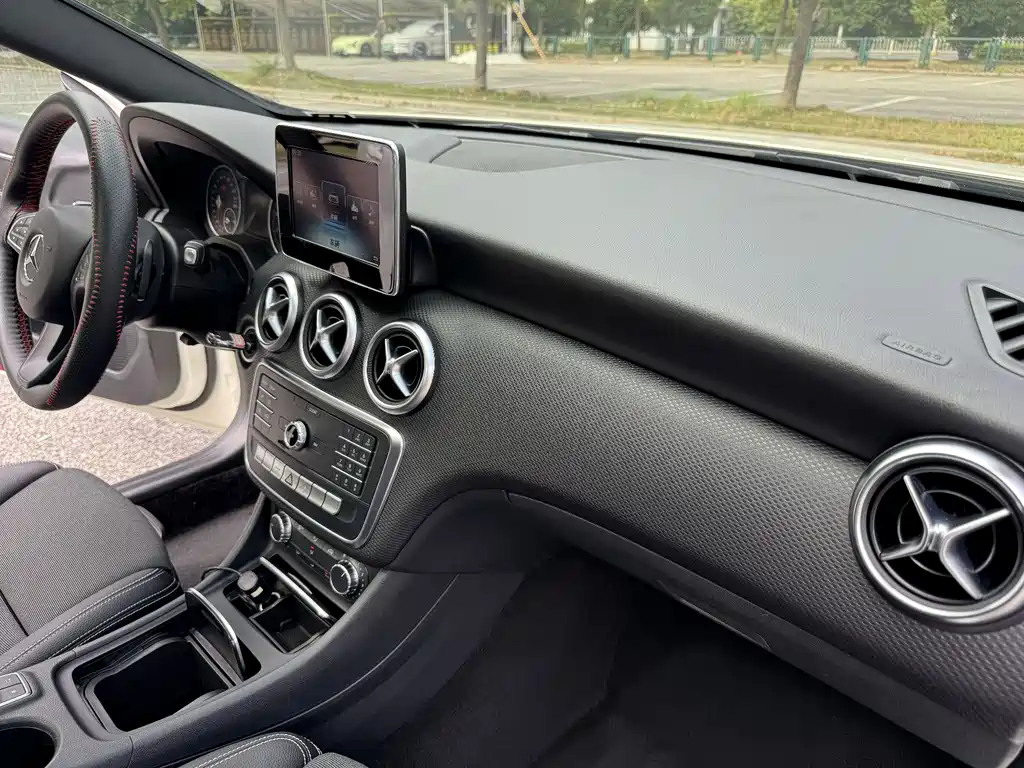 Mercedes-Benz A-Class (Import) — миниатюра 14