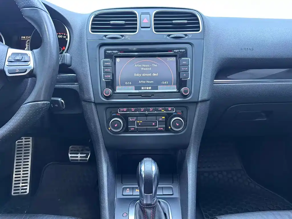 Volkswagen Golf GTI — миниатюра 9