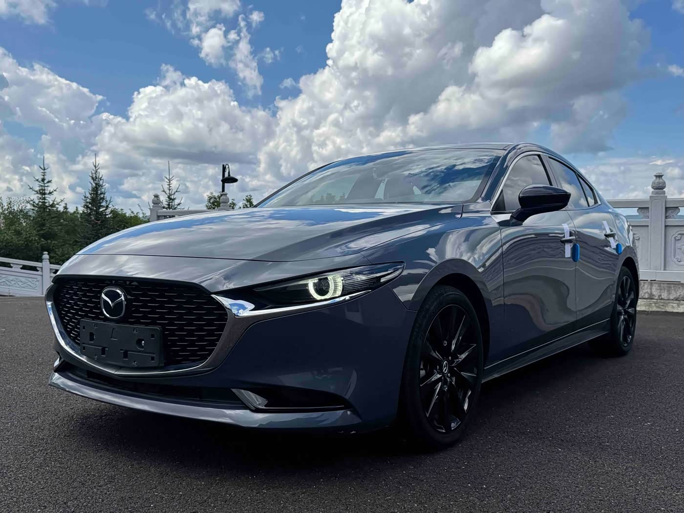 Mazda Mazda3 Axela 2.0 л 2022 г. Серебристо-серый, пробег 7100 км