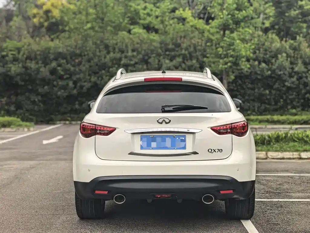 Infiniti QX70 — миниатюра 5