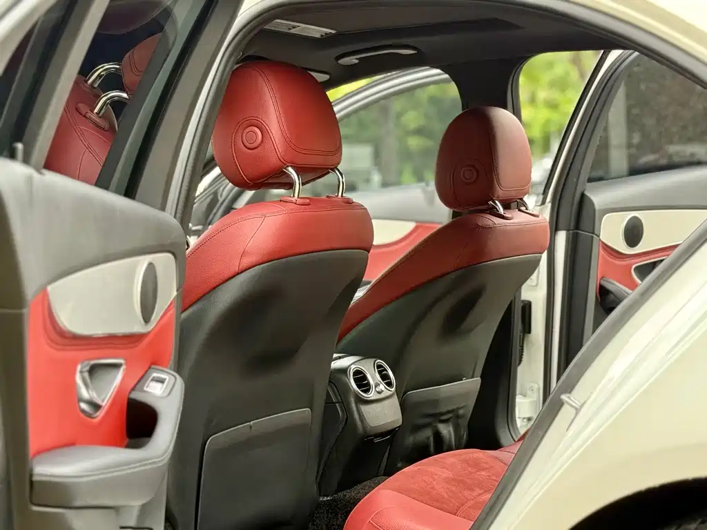Mercedes-Benz C-Class — миниатюра 12