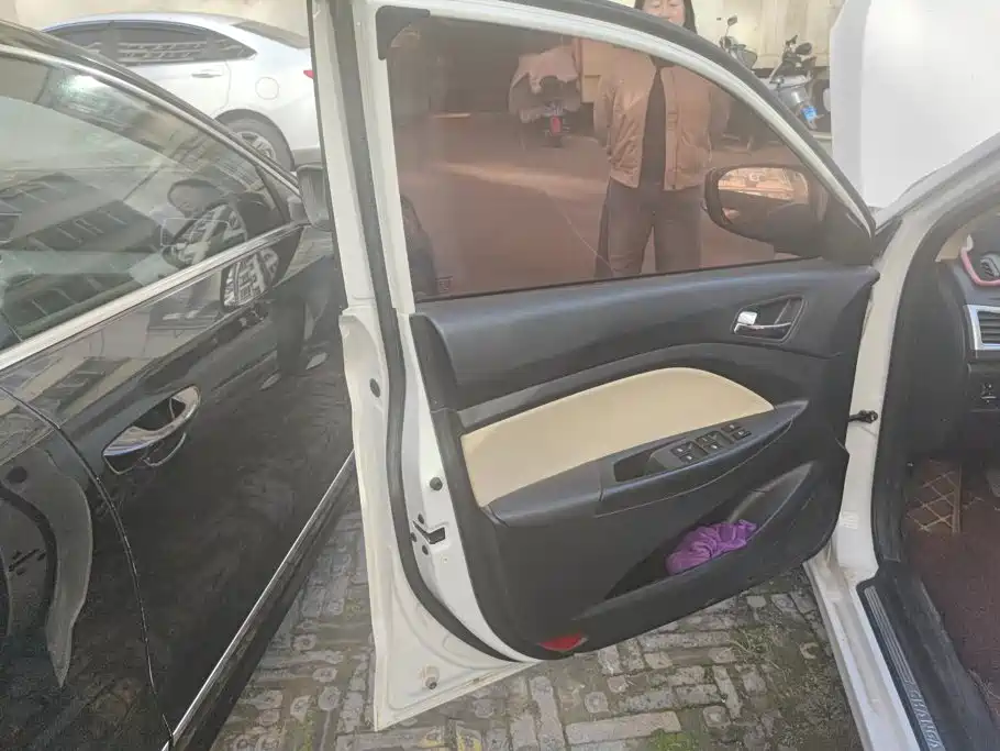 Changan V7 — миниатюра 7
