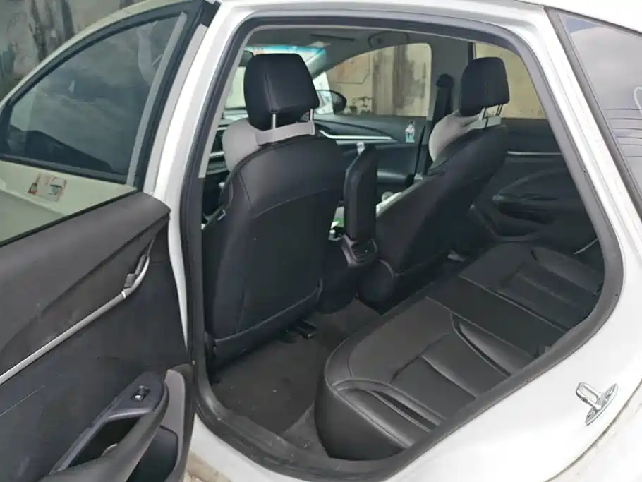 Buick Excelle — миниатюра 11