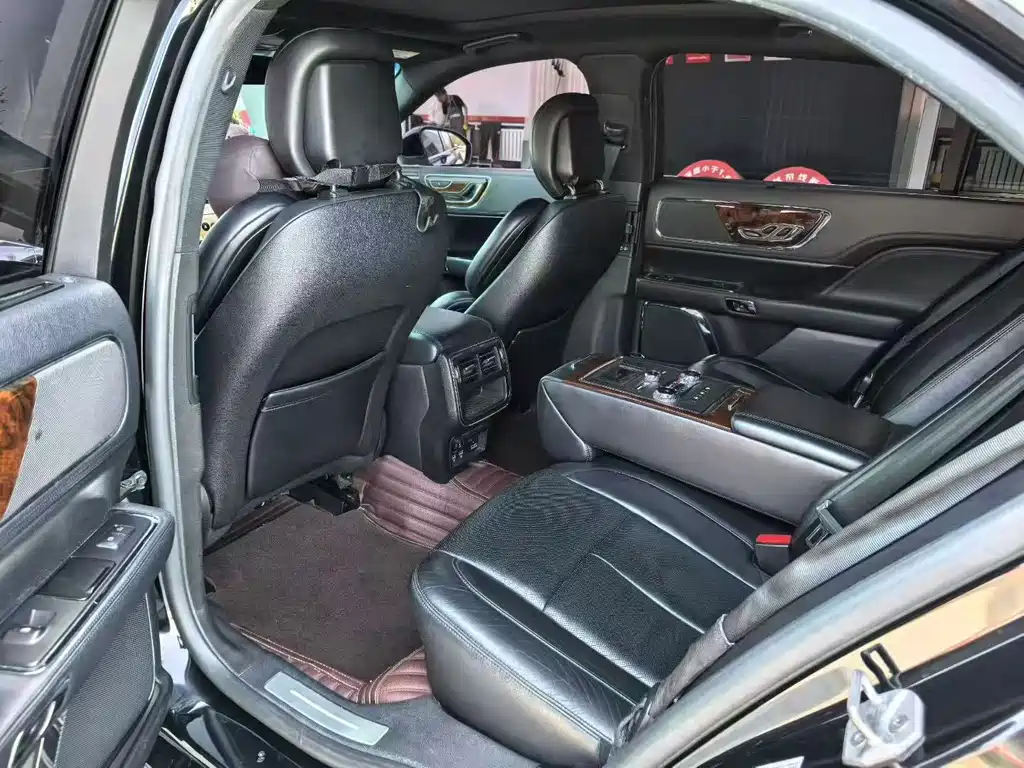 Lincoln Continental — миниатюра 4