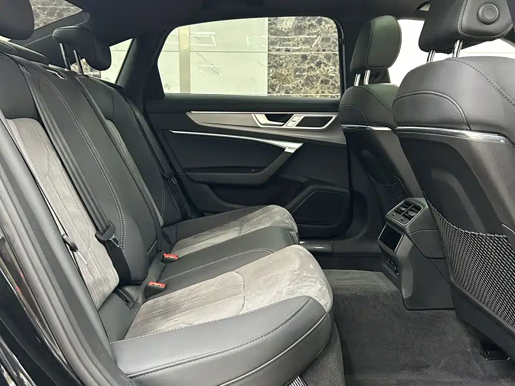Audi A6L — миниатюра 12