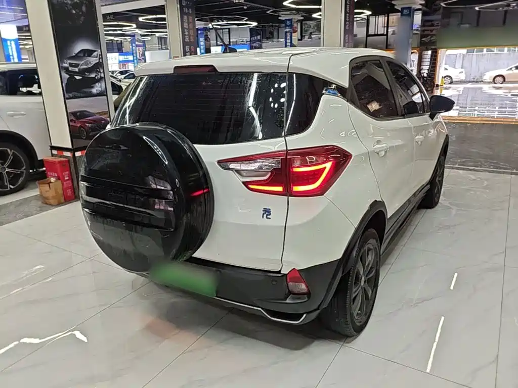BYD Yuan EV — миниатюра 7